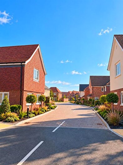 5 Bedroom Property To Rent In Green Lane, Croxley Green, WD3