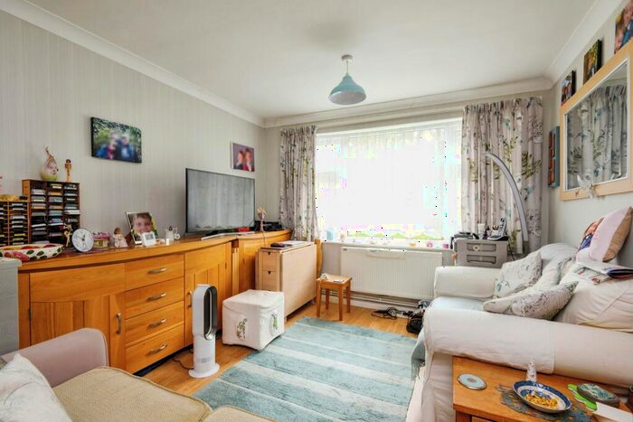 1 Bedroom Flat For Sale In Old Dover Road, Canterbury, Kent, CT1