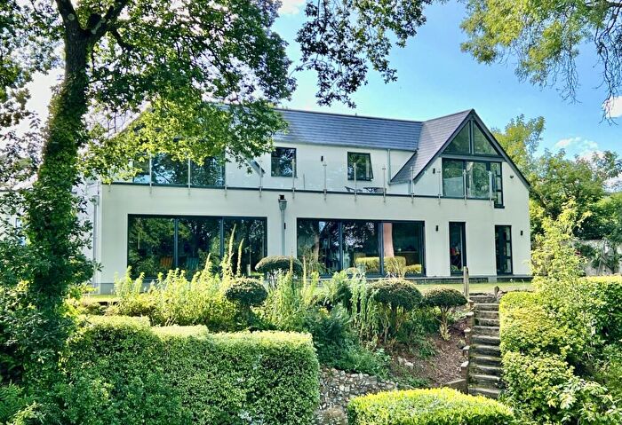 5 Bedroom Detached House For Sale In Warren Close, Ringwood, BH24