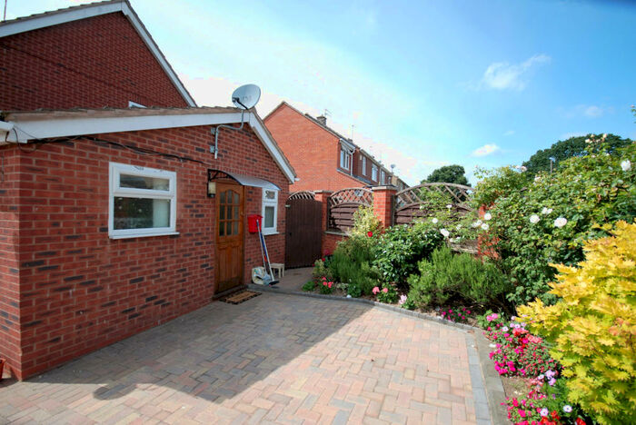 1 Bedroom Flat To Rent In Edmondscote Road, Leamington Spa, CV32