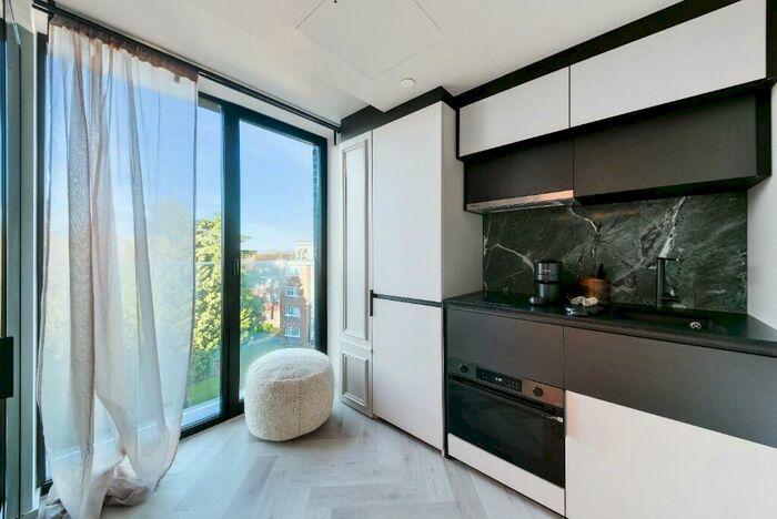 Studio To Rent In Marshall Street, London, W1F