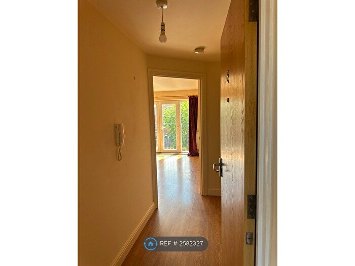 2 Bedroom Flat To Rent In The Elms, Staple Hill, Bristol, BS16