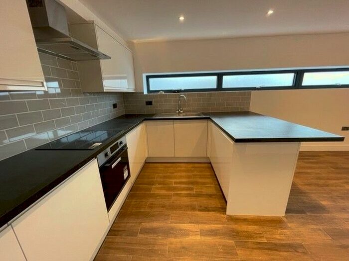 2 Bedroom Maisonette To Rent In London Road, Thornton Heath, CR7