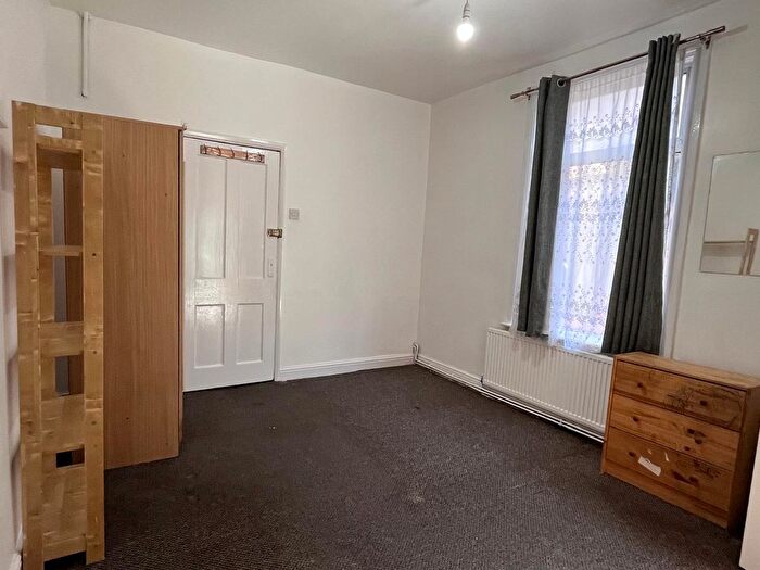 Studio To Rent In Cecil Road, Hounslow, TW3