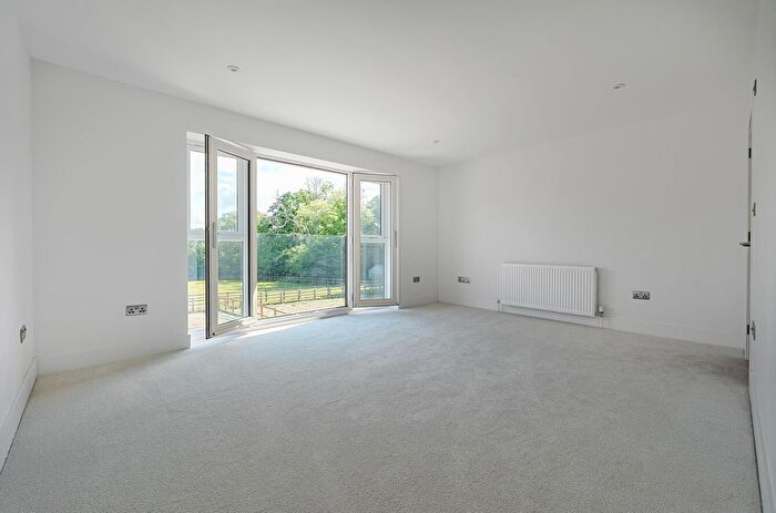 4 Bedroom Detached House For Sale In Southwick Road, North Boarhunt, Fareham, PO17