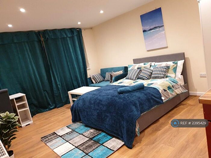 Studio To Rent In Caravere Close, Cambridge, CB4