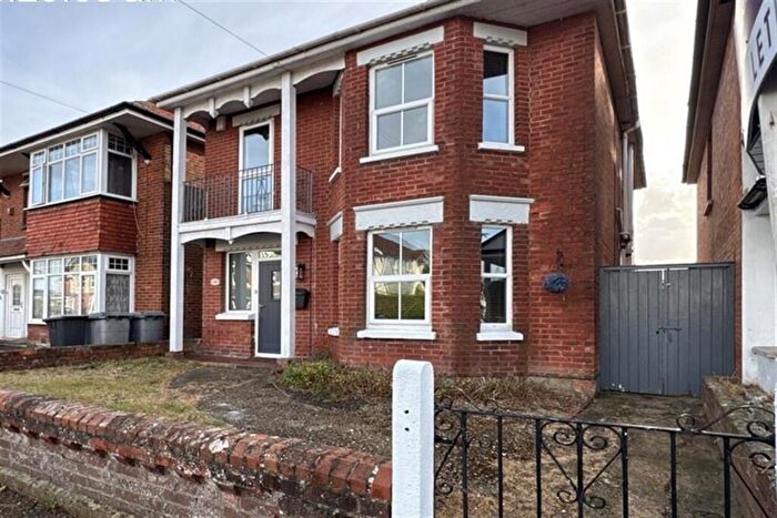 6 Bedroom House To Rent In Bedroom Detached House In Winton, BH9