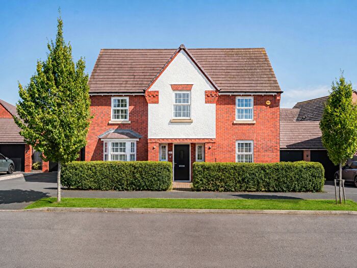 4 Bedroom Detached House For Sale In Water Furrows, Long Itchington, CV47