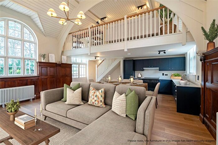 2 Bedroom Apartment For Sale In The Manor At Arden Lawn, Henley-in-Arden, Warwickshire, B95