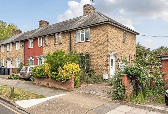 2 Bedroom End Of Terrace House For Sale In Blanchland Road, Morden, SM4