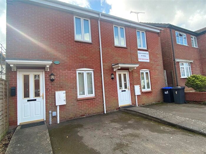2 Bedroom Apartment For Sale In Kingsley Avenue, Daventry, Northamptonshire, NN11