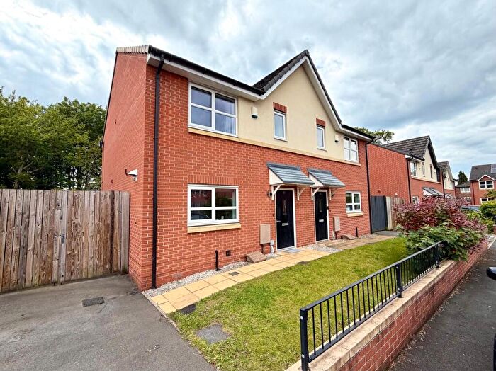 3 Bedroom Semi-Detached House To Rent In Woodpecker Road, Chorlton, M21