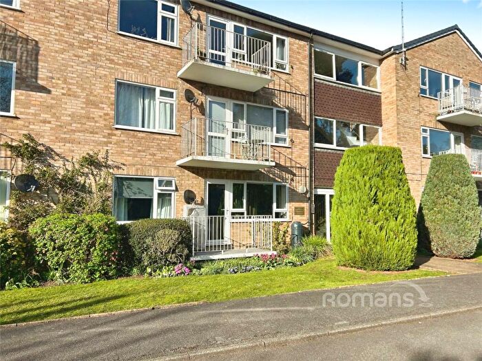 2 Bedroom Apartment For Sale In Boulters Gardens, Maidenhead, Berkshire, SL6