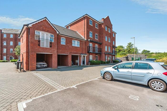 2 Bedroom Apartment For Sale In Ashton Gardens, Eastleigh, SO50