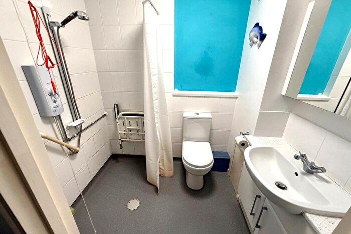 2 Bedroom Retirement Property For Sale In Penrith Court, Broadwater Street East, Worthing, West Sussex, BN14