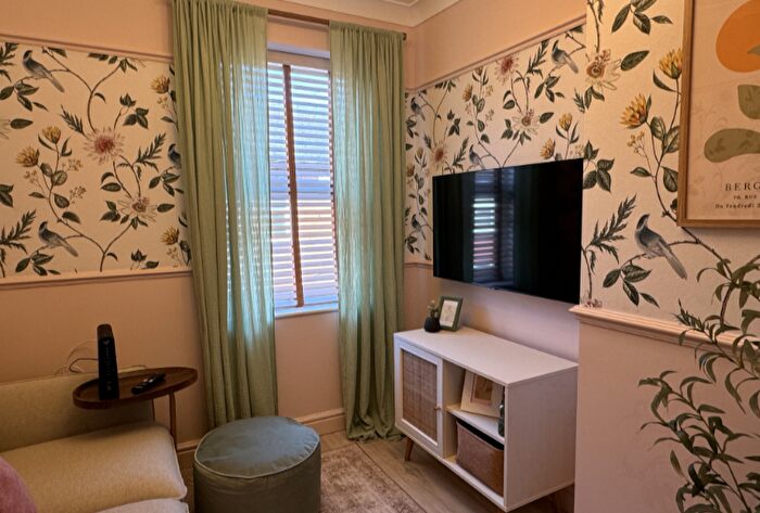 1 Bedroom Terraced House To Rent In Trollope Street, - Bed, LN5