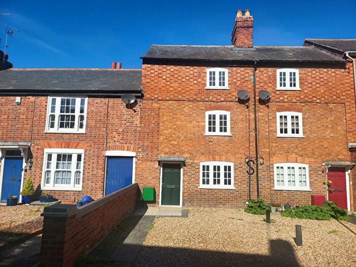 3 Bedroom Terraced House For Sale In Union Street, Newport Pagnell, MK16