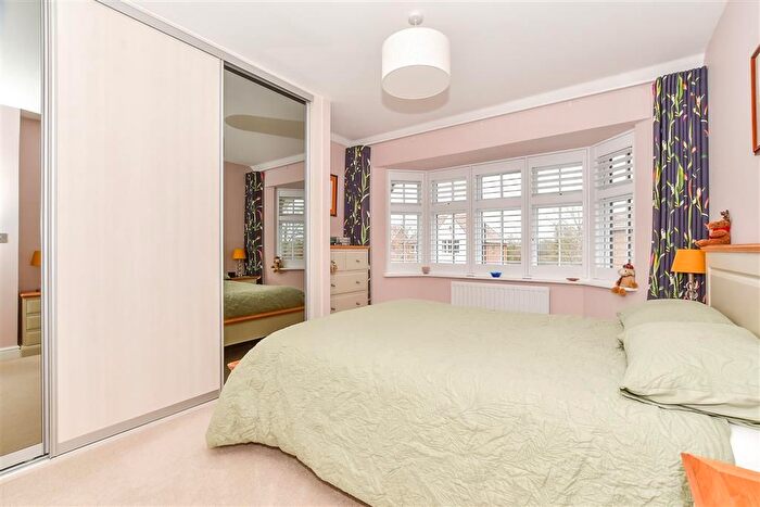 4 Bedroom Detached House For Sale In Great Threads, Staplehurst, Kent, TN12