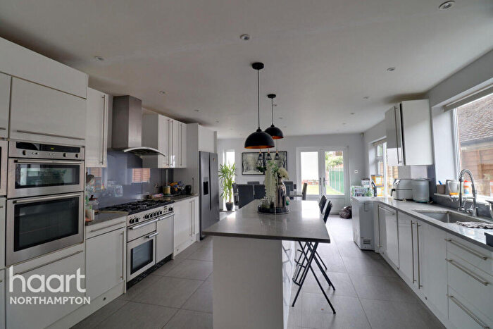 4 Bedroom Detached House To Rent In Ashley Way, Northampton, NN3