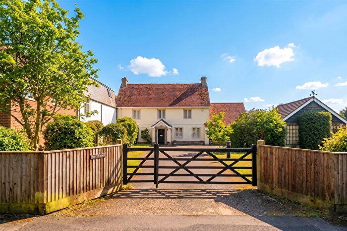 4 Bedroom Link Detached House For Sale In Middle Street, Harnham, SP2