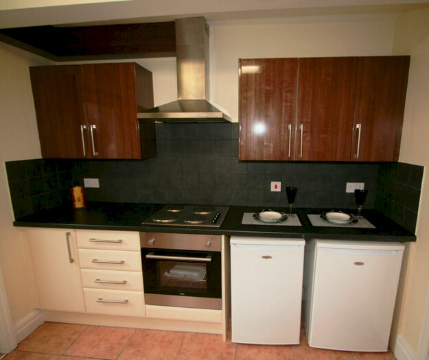 4 Bedroom House To Rent In Langdale Avenue, Leeds, LS6