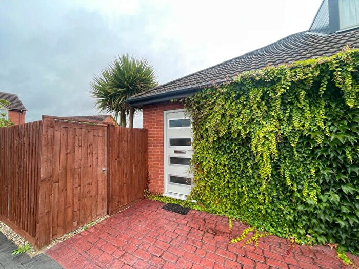 1 Bedroom Flat To Rent In Bracklesham Way, Tamworth, B77