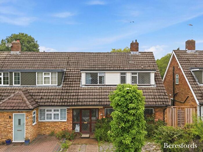 3 Bedroom Semi-Detached House For Sale In Rosemead Gardens, Hutton, CM13