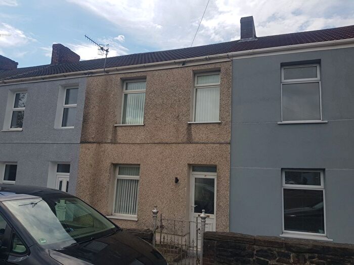 4 Bedroom Terraced House To Rent In Pant Yr Heol, Neath, SA11
