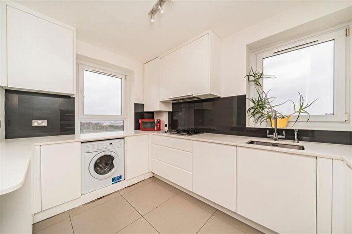 2 Bedroom Flat For Sale In Springfield Grove, Charlton, SE7