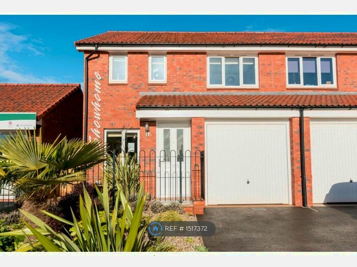 3 Bedroom Semi-Detached House To Rent In Heyford Avenue, Chorley, PR7