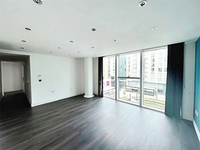 2 Bedroom Apartment For Sale In Witan Gate, Milton Keynes, Buckinghamshire, MK9