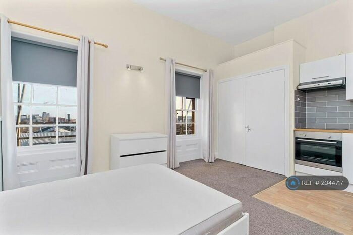 Studio To Rent In North Road, London, N7