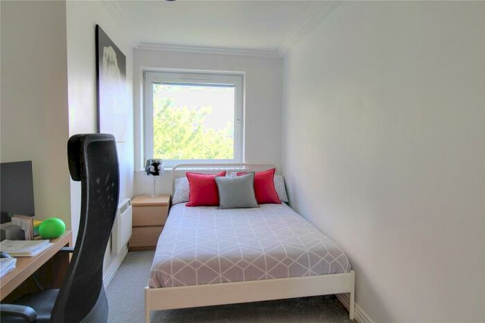 2 Bedroom Flat For Sale In Winterthur Way, Basingstoke, Hampshire, RG21