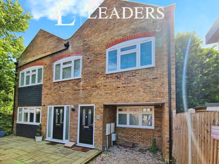 2 Bedroom Flat To Rent In Station Avenue, Southend On Sea, SS2