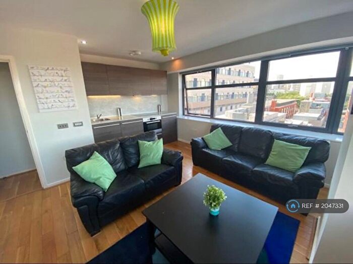 2 Bedroom Flat To Rent In City Centre, Birmingham, B3