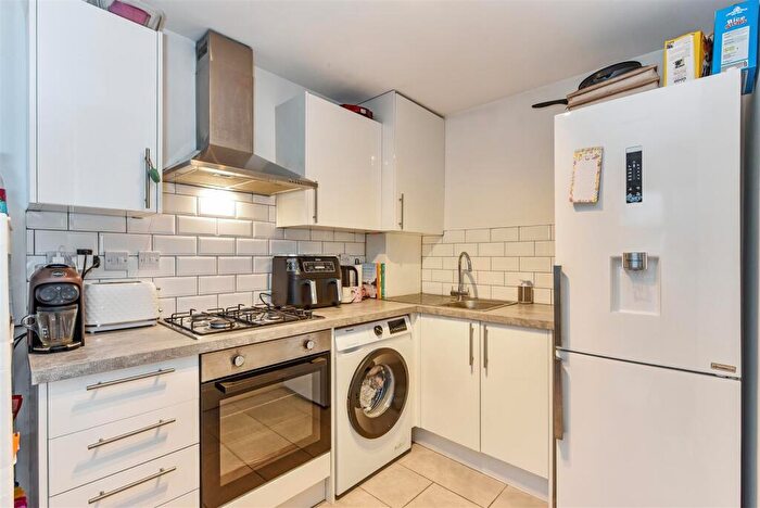 1 Bedroom Flat For Sale In Henderson Road, Southsea, PO4