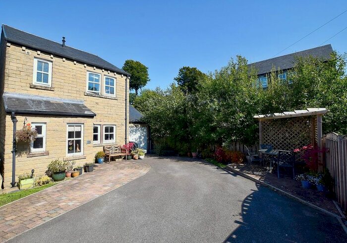 3 Bedroom Detached House For Sale In Floats Mill, Trawden, Colne, BB8