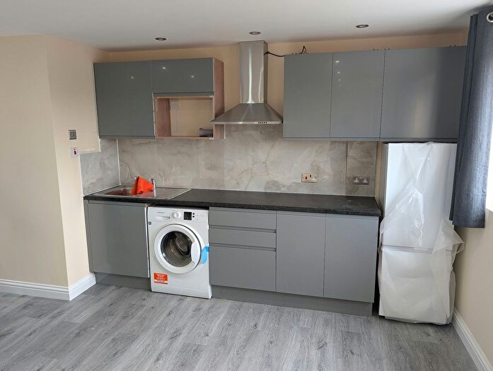1 Bedroom Flat To Rent In Greenford Avenue, Southall, UB1