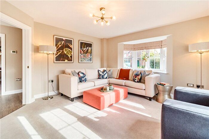 4 Bedroom Detached House For Sale In Pakenham Road, Bracknell, Berkshire, RG12