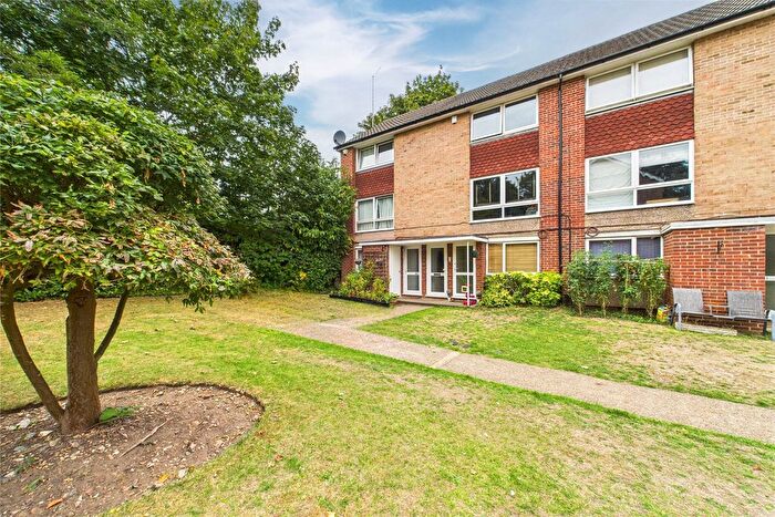 2 Bedroom Maisonette To Rent In Fernley Court, Maidenhead, Berkshire, SL6