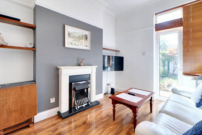 1 Bedroom Maisonette To Rent In Welldon Crescent, Harrow, HA1