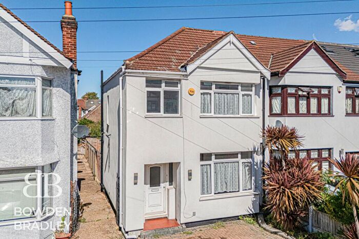 3 Bedroom End Of Terrace House For Sale In Geneva Gardens, Chadwell Heath, RM6