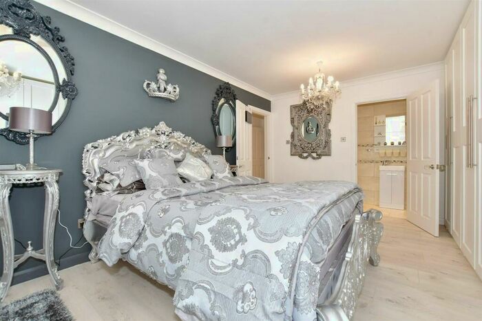 3 Bedroom Detached Bungalow For Sale In Green Farm Lane, Shorne, Gravesend, Kent, DA12