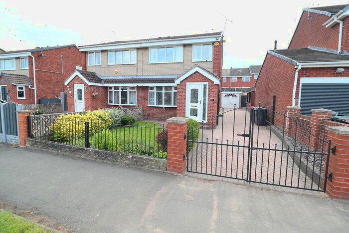 3 Bedroom Semi-Detached House To Rent In Hill View Road, Kimberworth, S61