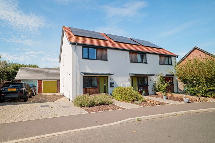 2 Bedroom Semi-Detached House For Sale In Harvest Road, Thetford, IP25