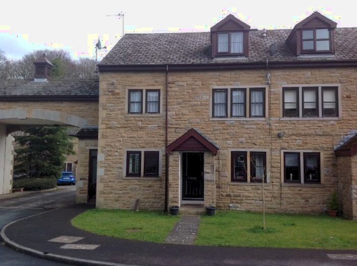 2 Bedroom Mews To Rent In Glaisdale Court, Cottingley Nr Bingley, BD15