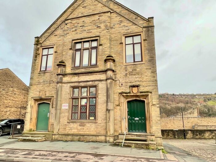 1 Bedroom Apartment To Rent In Church Street, Halifax, HX1