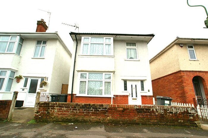 3 Bedroom Detached House To Rent In Inverleigh Road, Southbourne, Bournemouth, BH6