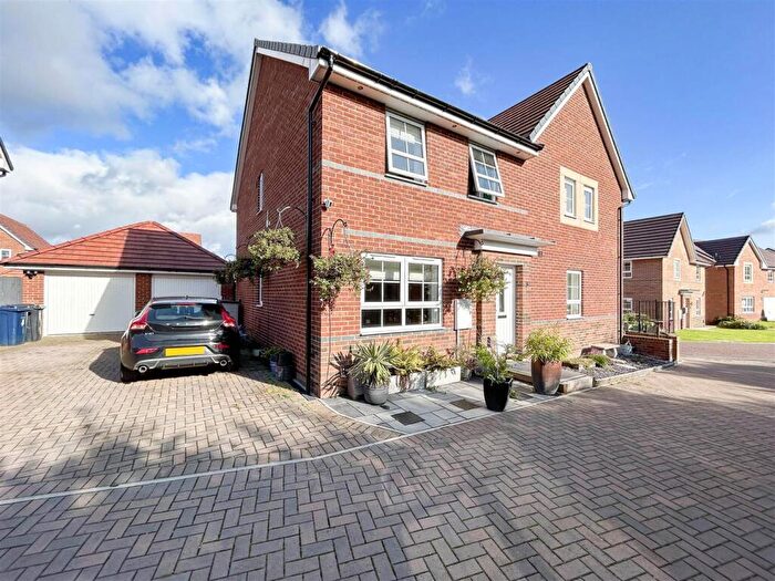 3 Bedroom Semi Detached House For Sale In Wollaston Way, Hebburn, NE31