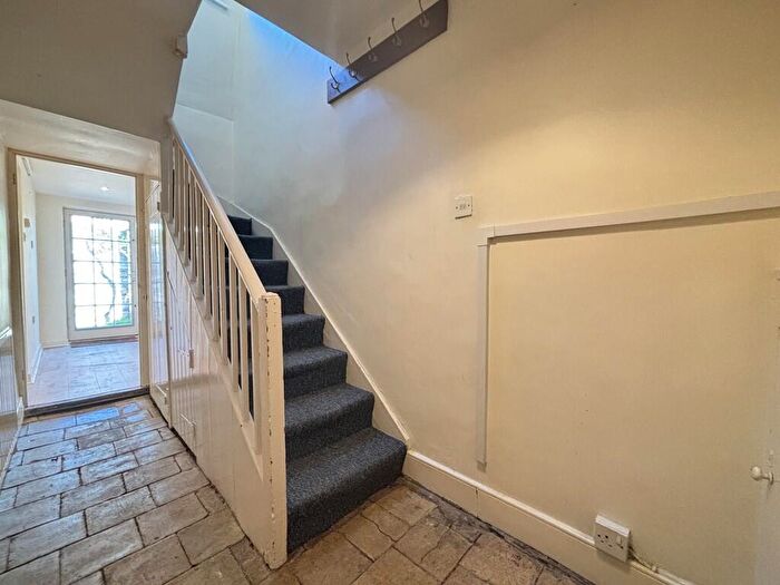 2 Bedroom Cottage To Rent In Orchard Street, Cambridge, CB1